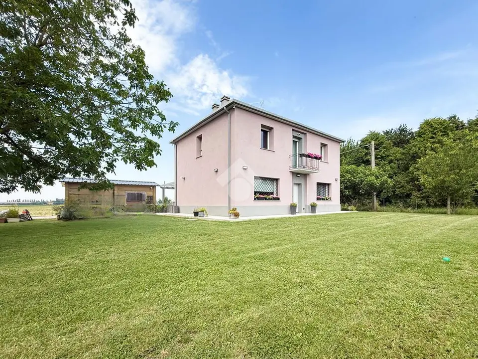 Villa singola in vendita a Molinella