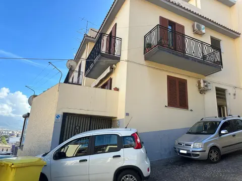 Palazzina in via Carrubbaro  snc, Milazzo (ME)