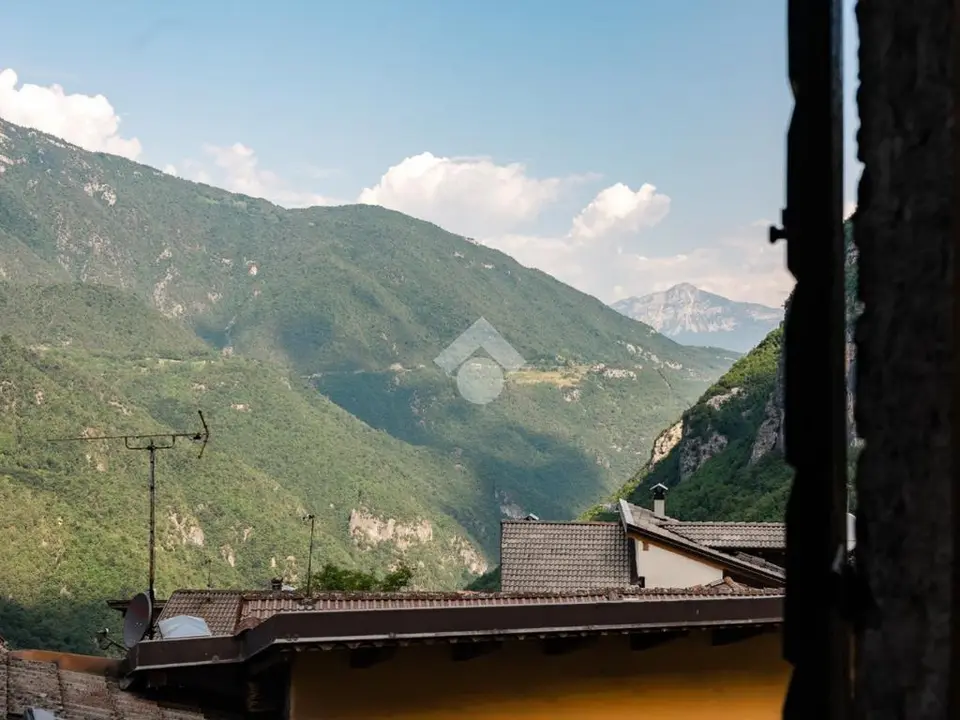 Casa semindipendente in vendita a Terragnolo