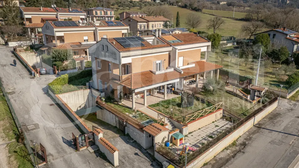 Villa in via del Sagliano, Perugia (PG)