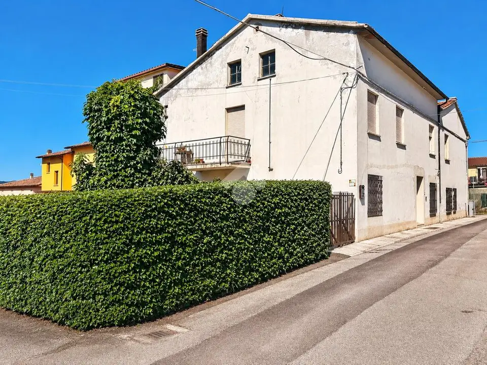 Casa semindipendente in vendita a Sigillo