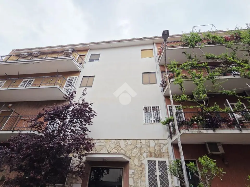 5 locali in vendita a Bari