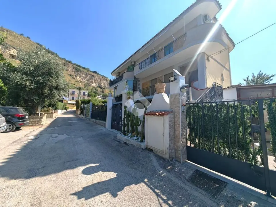 Bilocale in vendita a Pozzuoli