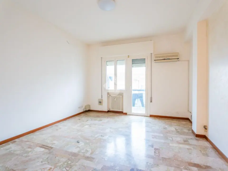 Quadrilocale in vendita a Rimini
