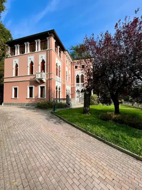 Appartamento a Alta Valle Intelvi (CO) 150 m², 2 bagni