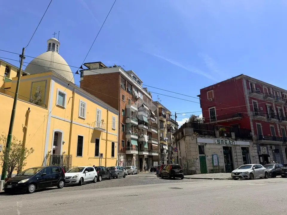 Quadrilocale in vendita a Napoli