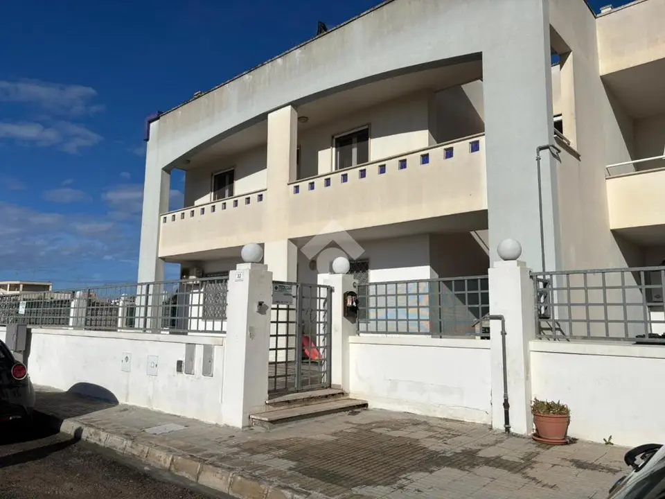 Porzione di bifamiliare in vendita a Alezio