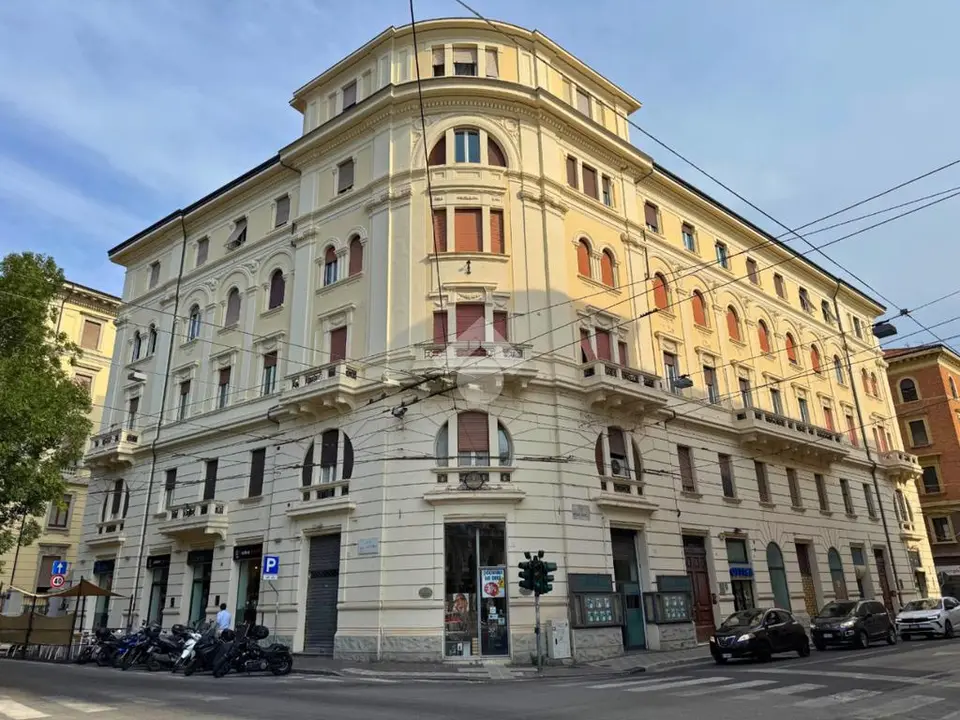 5 locali in vendita a Ancona