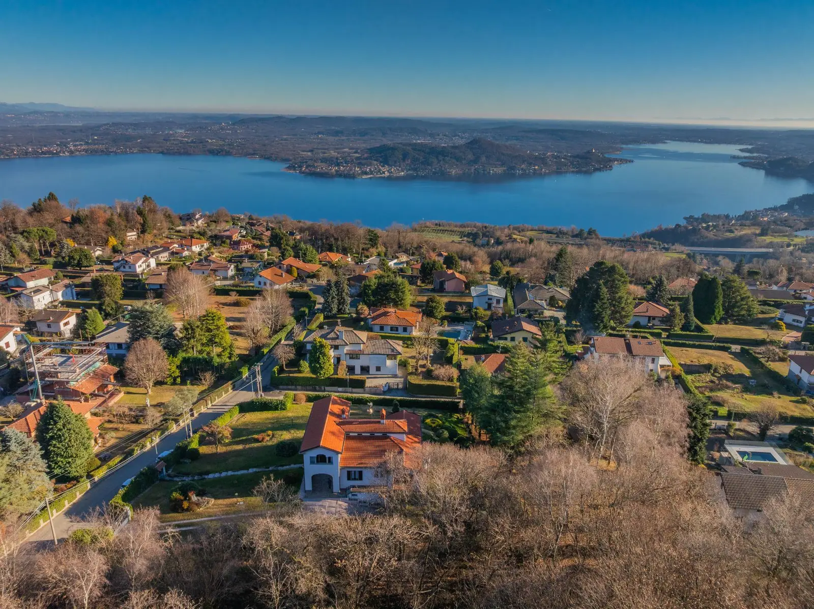 Villa singola in Vendita a Nebbiuno