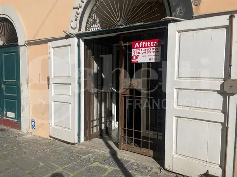 Negozio in Via Duomo s.n.c., Gaeta (LT)