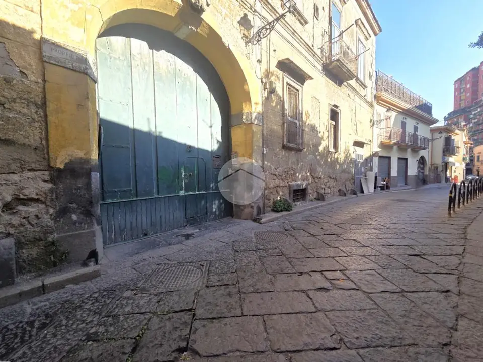 Palazzo in vendita a Casoria