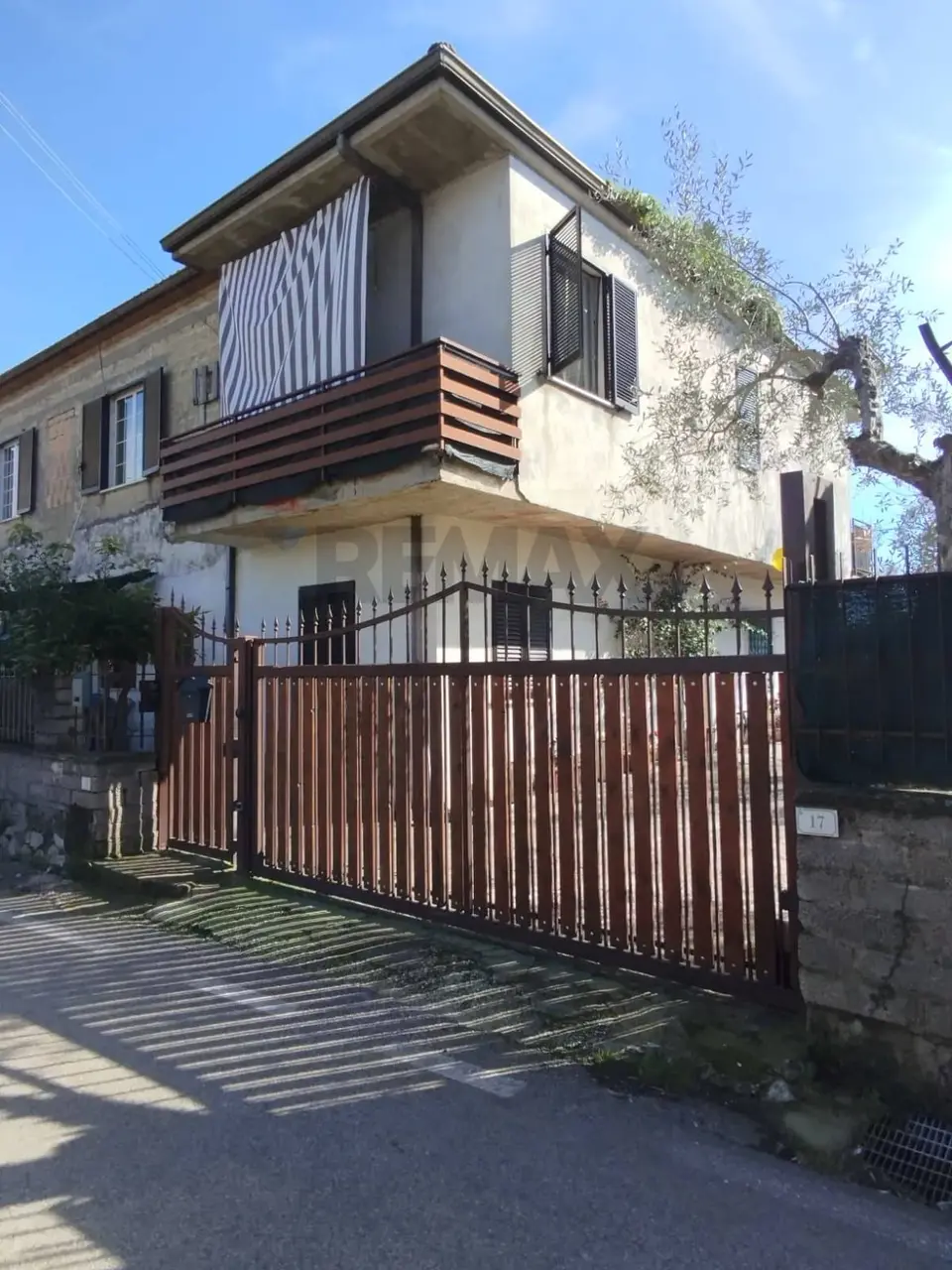 Casa Indipendente in Vendita a Santi Cosma e Damiano