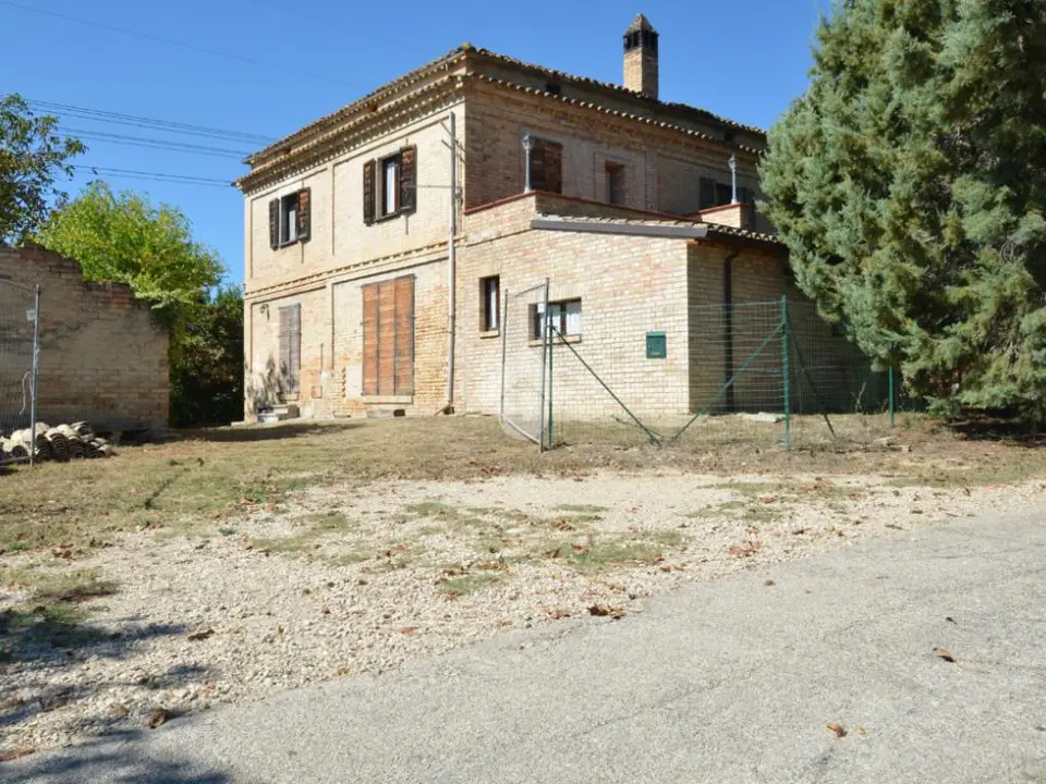 Rustico in vendita a Collecorvino