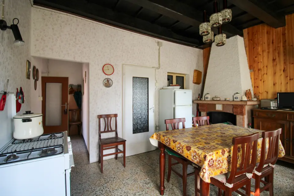 Appartamento in Via Volta 3, Alta Valle Intelvi (CO)
