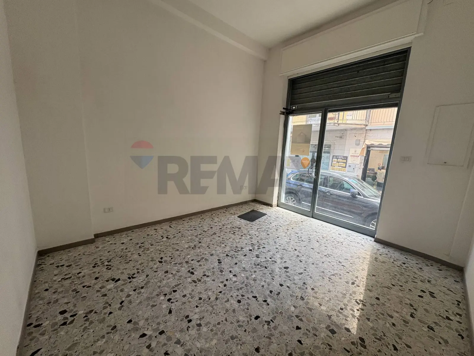 Locale Commerciale in Affitto a Nocera Inferiore