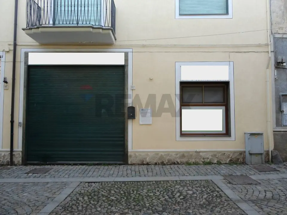 Locale Commerciale in Affitto a Piossasco