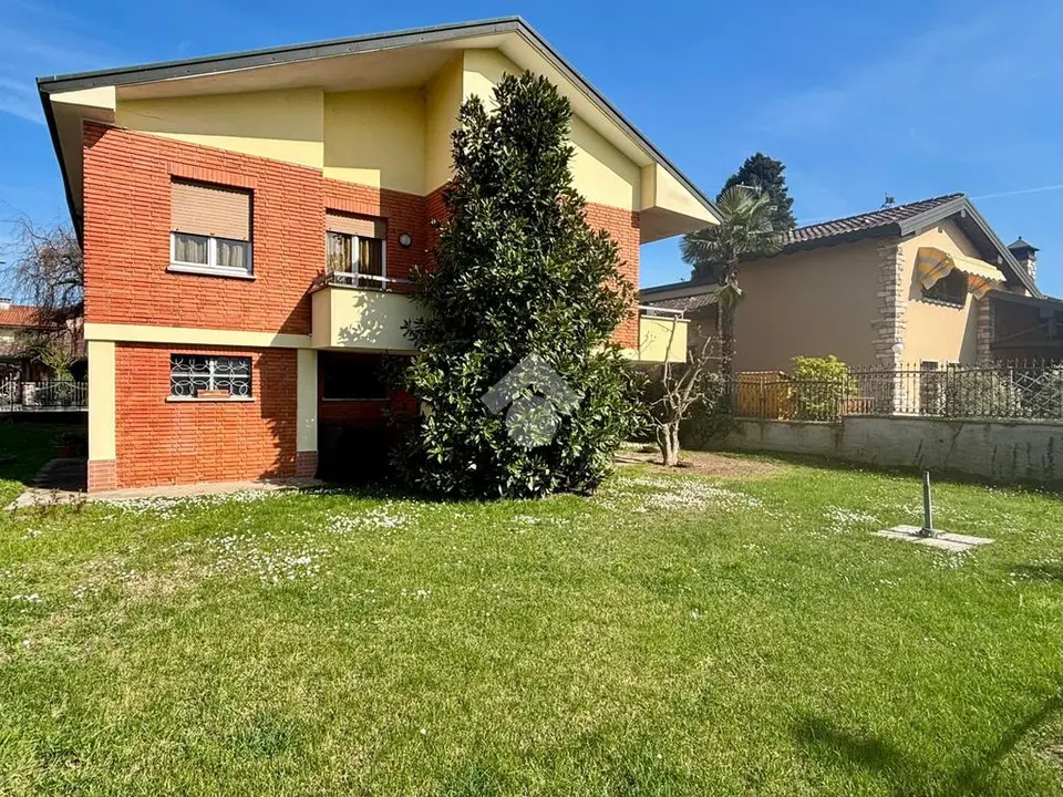 Villa singola in vendita a Casirate D'Adda