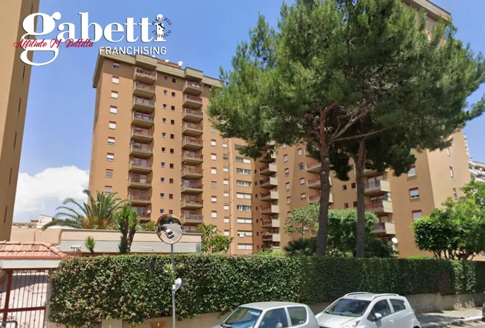 Appartamento in  via dei Fiori  6, Palermo (PA)