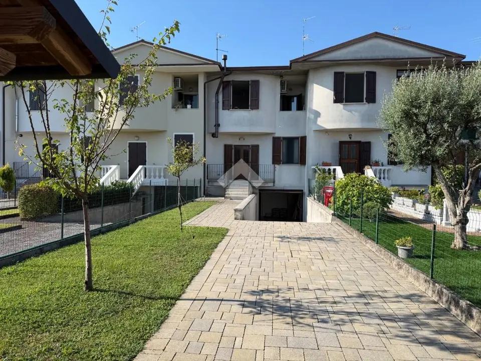 Villa a schiera in vendita a Leno