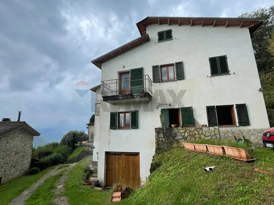 Casa Semindipendente in Vendita a Bagni di Lucca