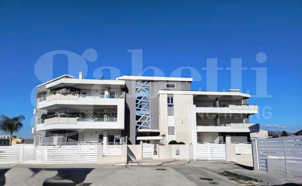 Appartamento in Via Monte Acuto  32, Latina (LT)