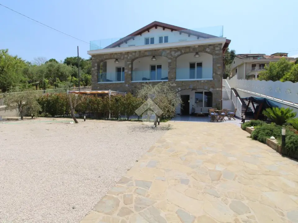 7-Zimmer-Villa zum Kauf in Agropoli