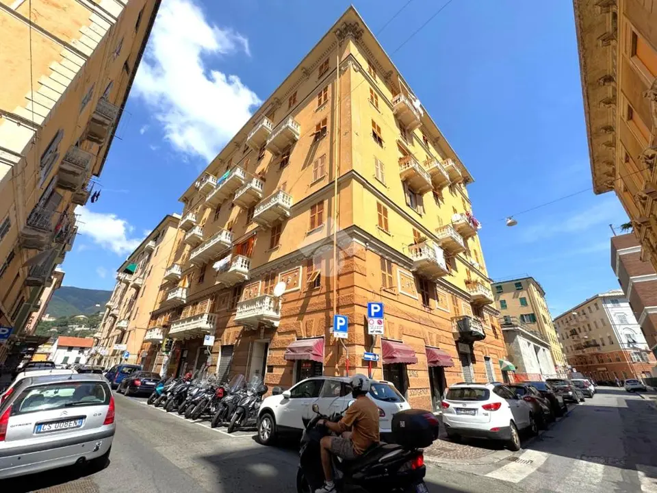 Quadrilocale in vendita a Genova