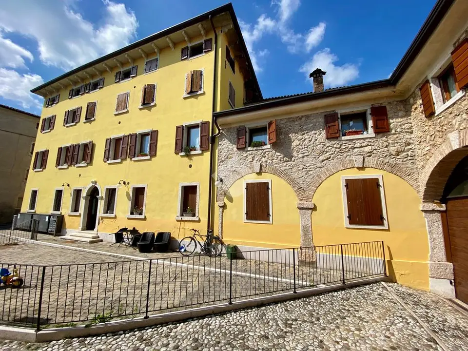 Bilocale in vendita a Caprino Veronese
