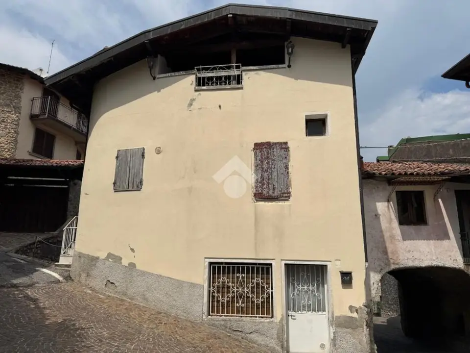 Casa semindipendente in vendita a Fonteno