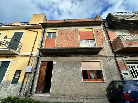 Casa Indipendente in VIA CASE NUOVE 150, Barcellona Pozzo di Gotto (ME)