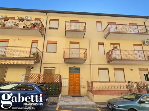 Appartamento in via crispi 17, Gioiosa Marea (ME)