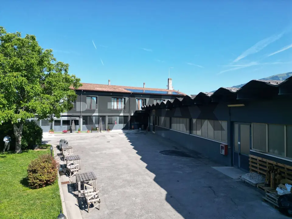 Capannone Industriale in Affitto a Valdobbiadene