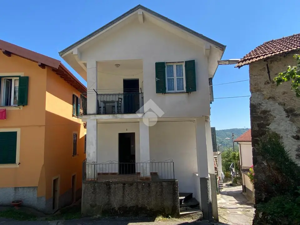 Casa semindipendente in vendita a Torriglia