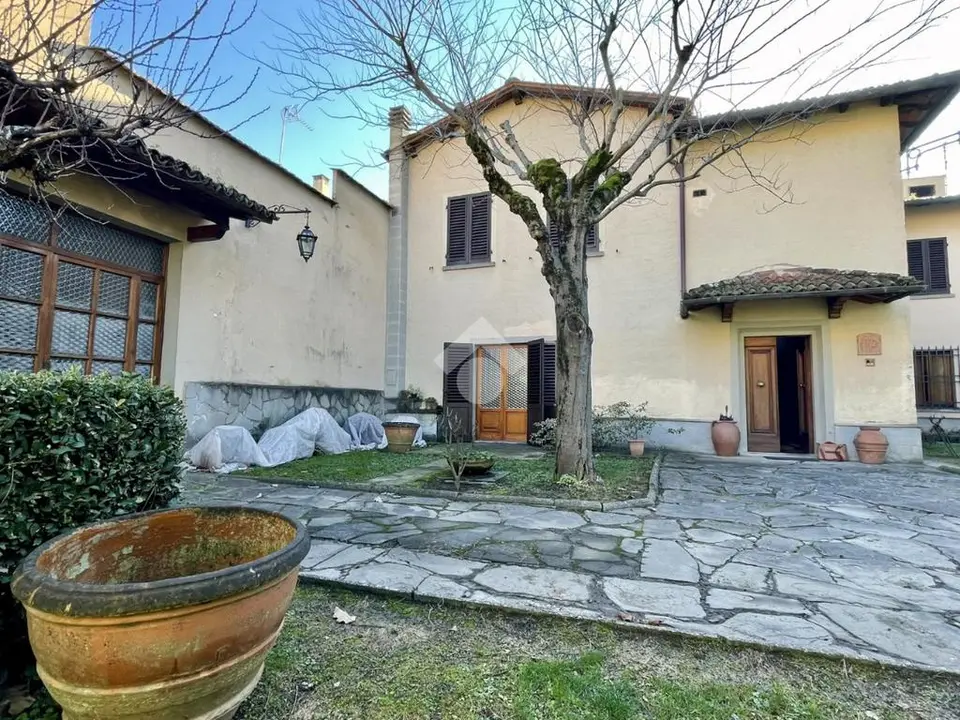 Porzione di trifamiliare in vendita a Scarperia E San Piero