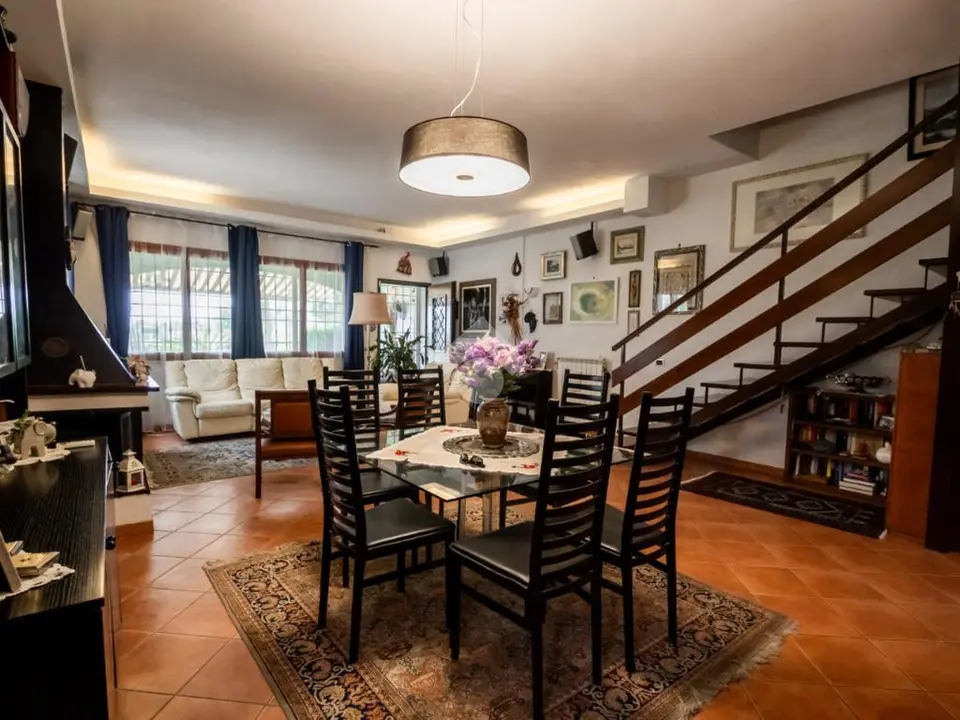 Villa a schiera d'angolo in vendita a Santa Marinella
