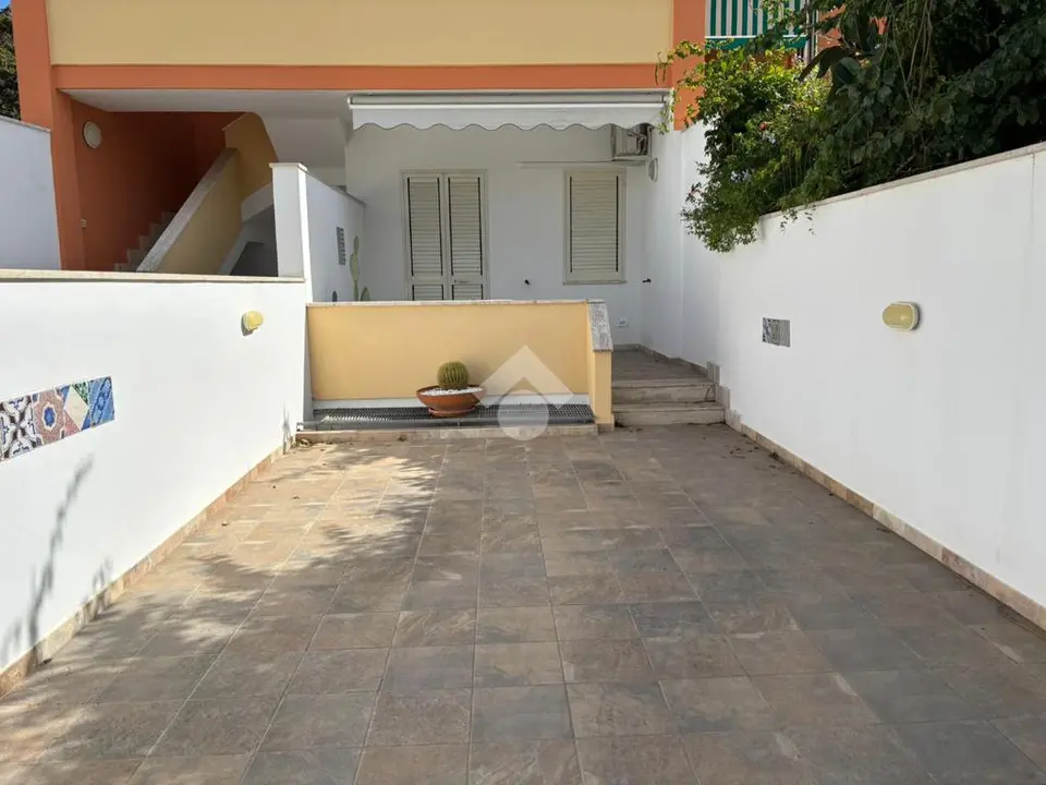 Porzione di bifamiliare in vendita a Gallipoli