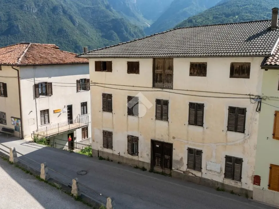 Casa indipendente in vendita a Vallarsa