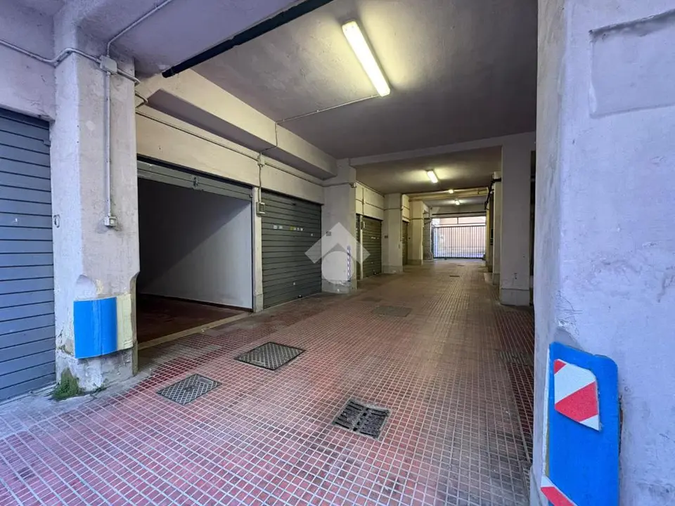 Box / posti auto in affitto a Roma