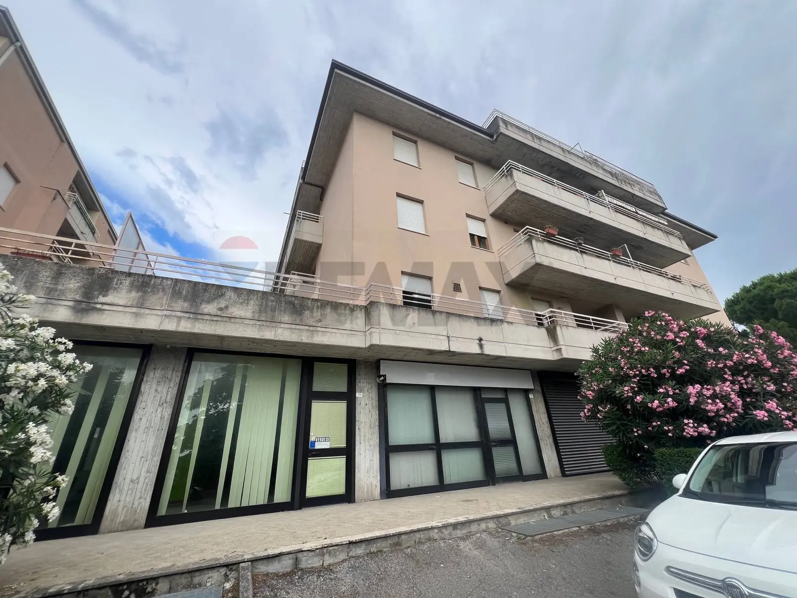 Negozio in Vendita a Bastia Umbra