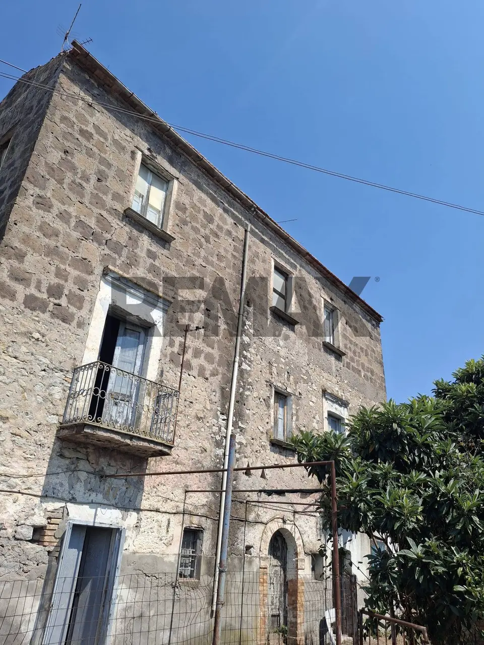 Casa Indipendente in Vendita a Santi Cosma e Damiano