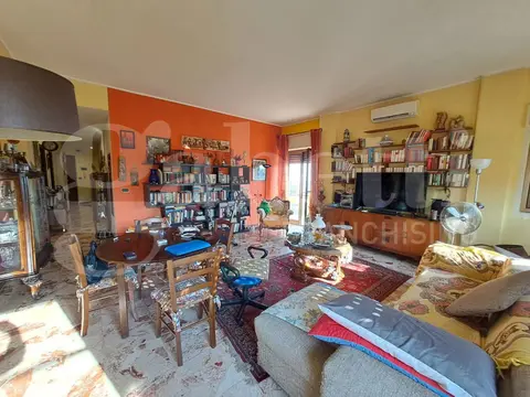 Appartamento in Via Nizzeti 22, Valverde (CT)