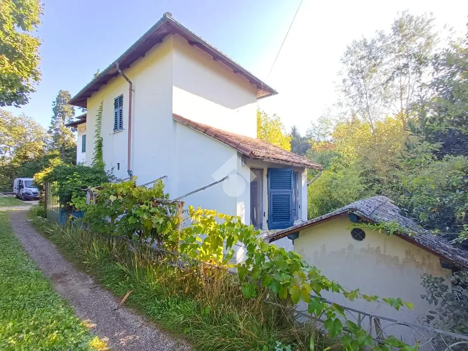 Casa indipendente in vendita a Busalla