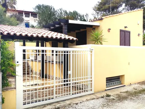 Villa in Via Sicilia 3, Menfi (AG)
