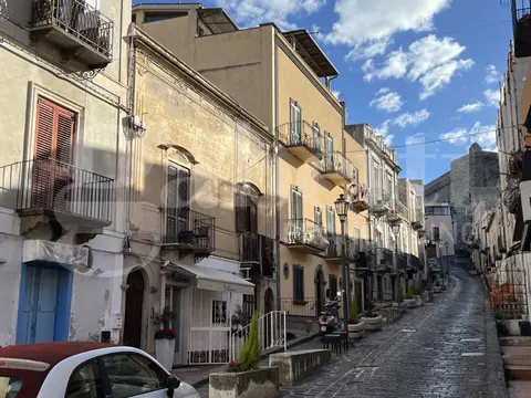 Appartamento in Via XXIV Maggio 2, Lipari (ME)