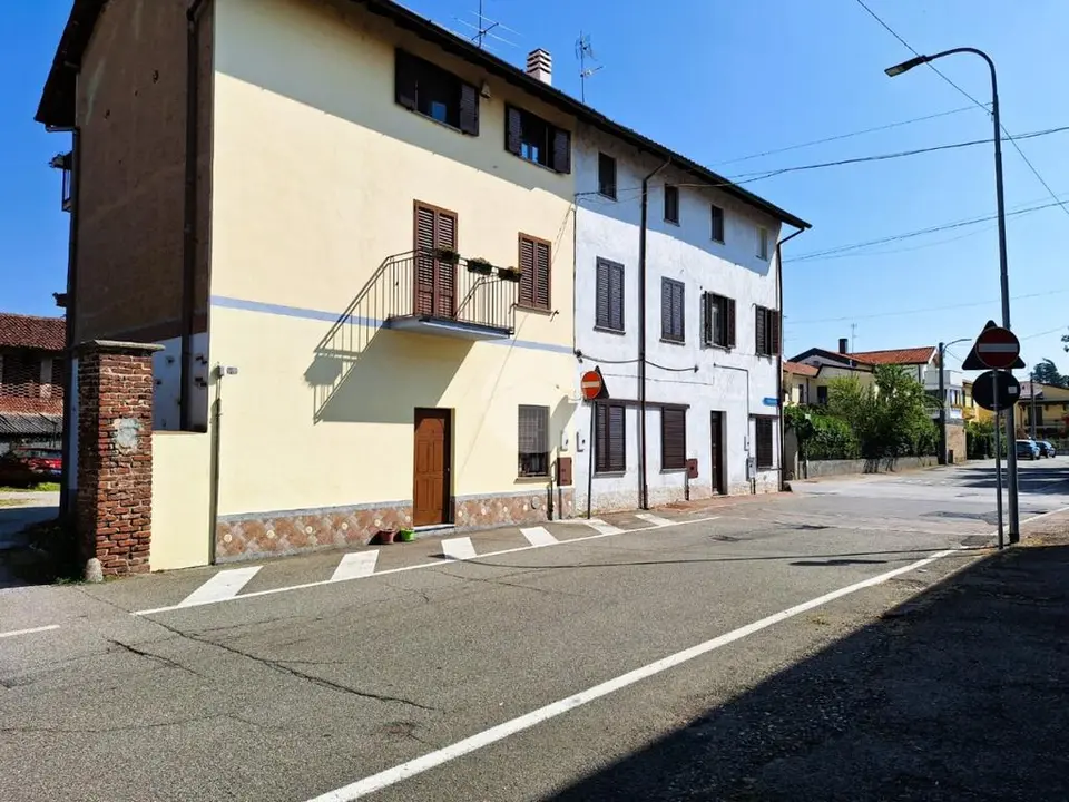 Casa di corte in vendita a Bernate Ticino