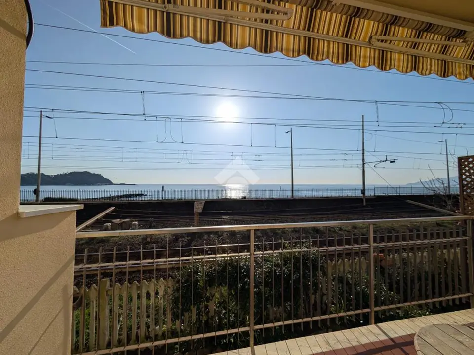 Quadrilocale in vendita a Sestri Levante