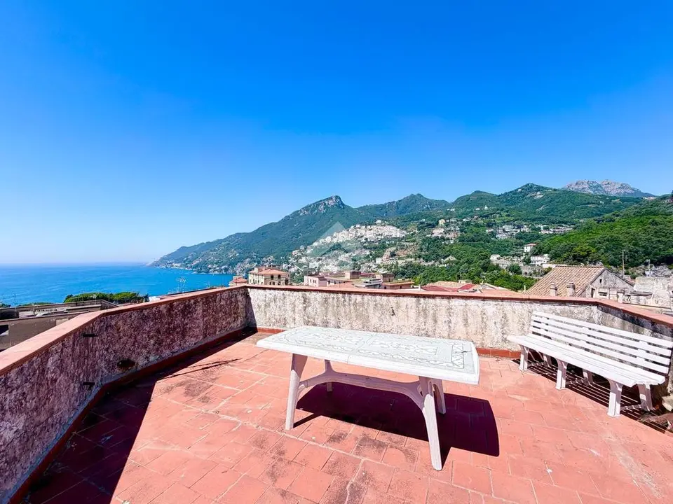 5 locali in vendita a Vietri Sul Mare