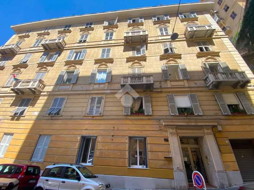 5 locali in vendita a Genova