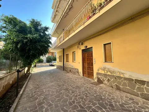Negozio in VIA TENENTE GENOVESE 19, Barcellona Pozzo di Gotto (ME)