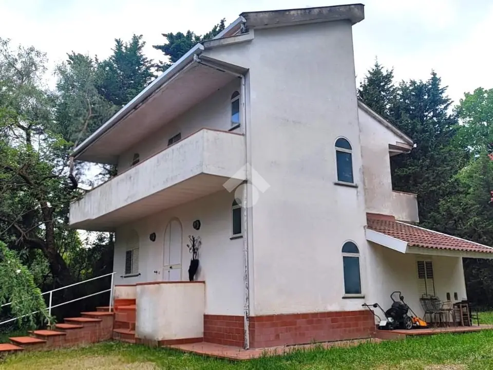 Casa indipendente in vendita a Montecorvino Rovella